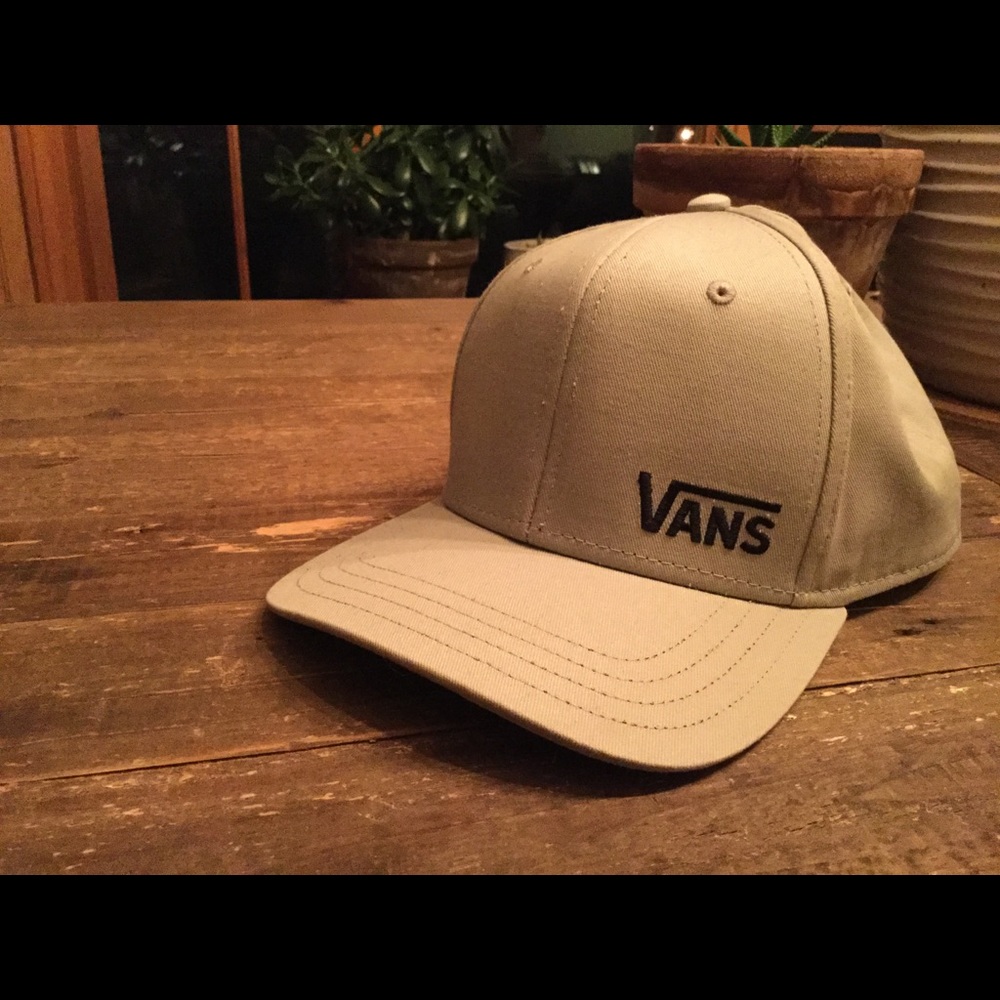 Vans SnapBack hat.  Mint condition.